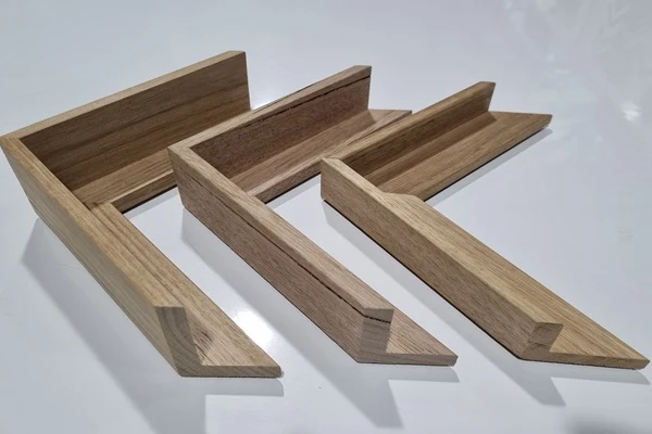 floating frame for canvas print